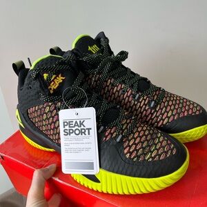 Peak Sport Black and Neon Yellow Sneakers